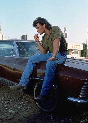 Road house 1989 - house,